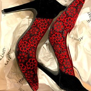 Magritte velvet 4” heels